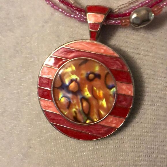 Hand Crafted Shell Look Pendant Matching E… - Picture 2 of 9